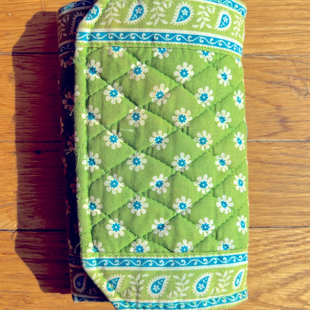 Green Daisy Vera Bradley Velcro Wallet